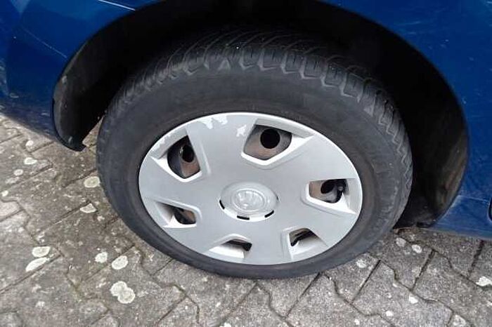 SKODA Rapid 1.2 TSI Spaceback Ambition