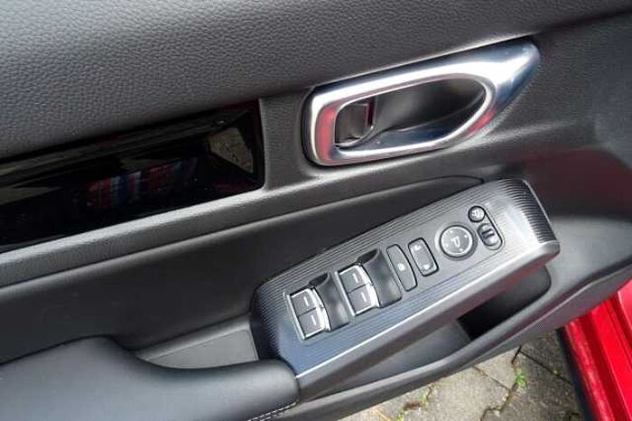 Honda Civic Lim. 5-trg. e:HEV 2.0 Advance Automatik